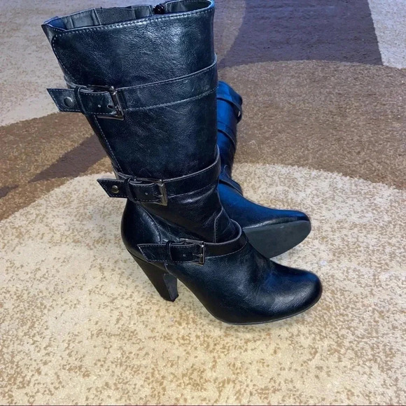 Dolce boots - Picture 1 of 3